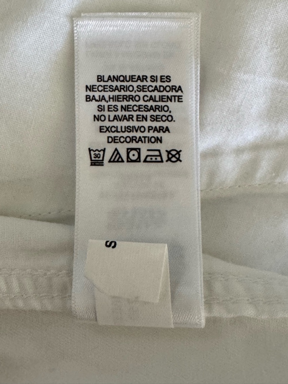 Vineyard Vines White Women's Chino Shorts - Picture 7 of 10